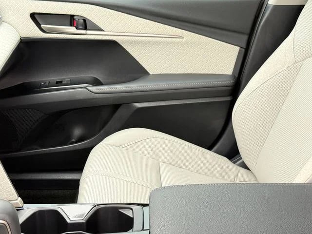 2025 Toyota Camry - Image 41