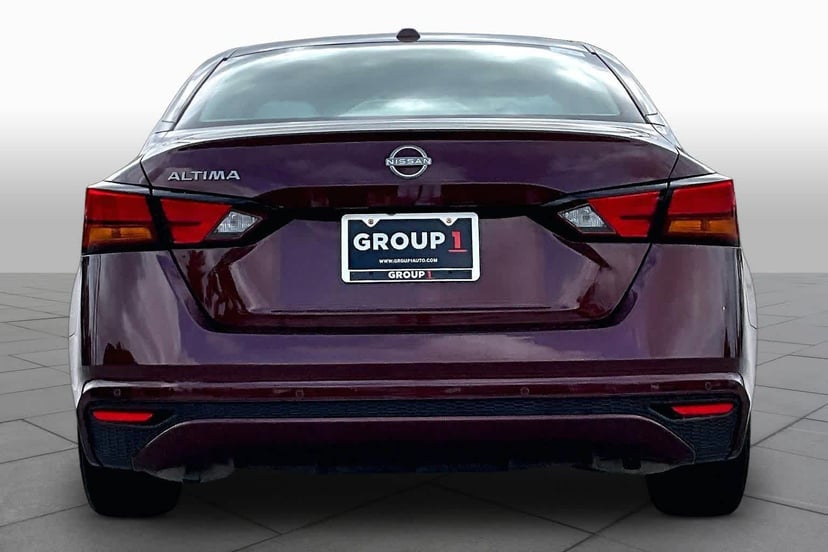 2025 Nissan Altima - Image 5