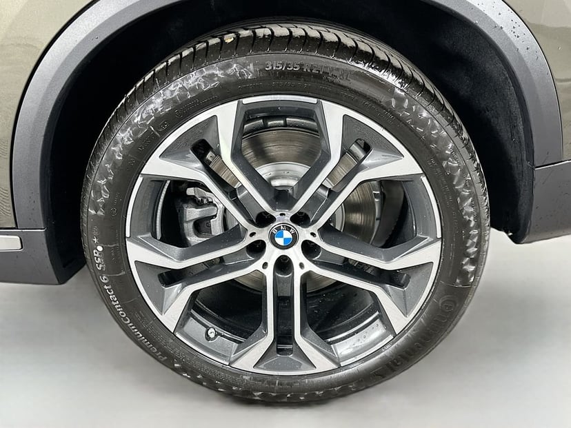2026 BMW X5 - Image 23