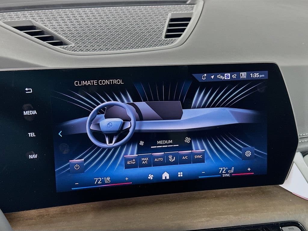 2025 BMW X1 - Image 14