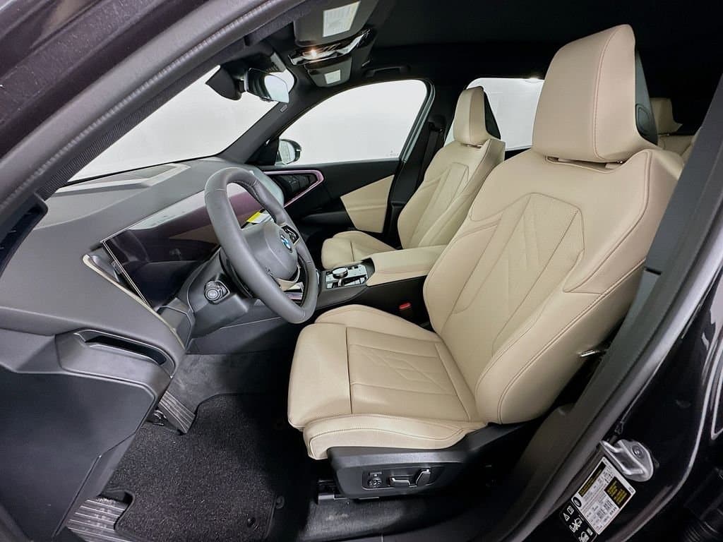 2025 BMW X3 - Image 16