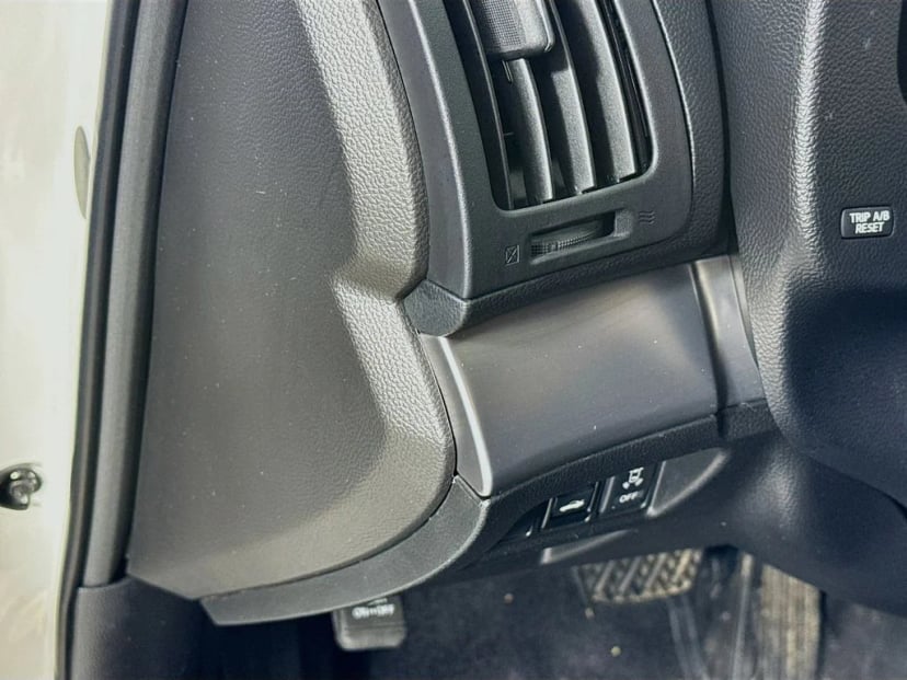 2013 INFINITI G37 - Image 11