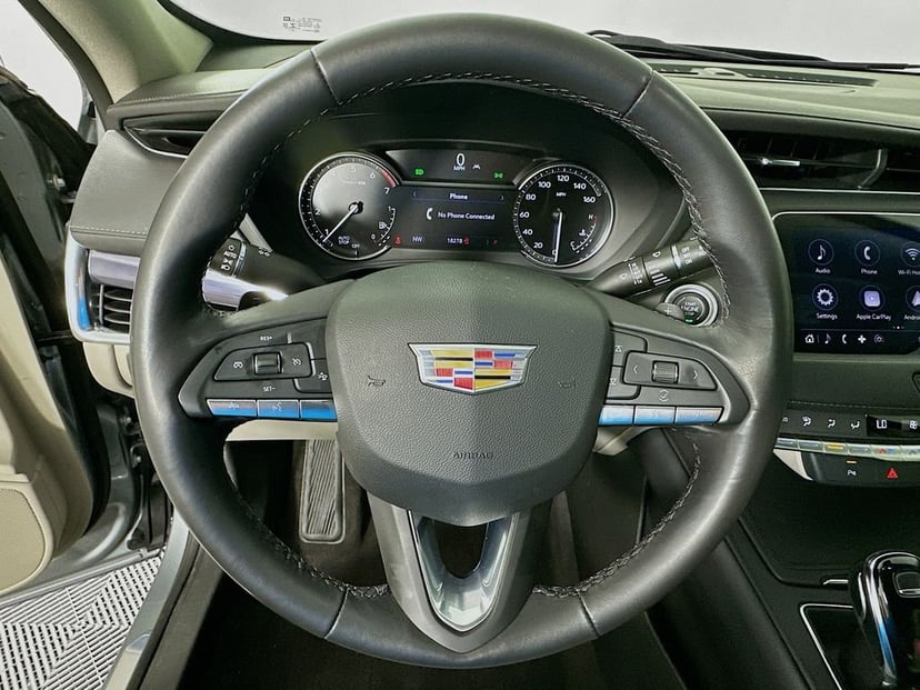 2023 Cadillac XT4 - Image 11