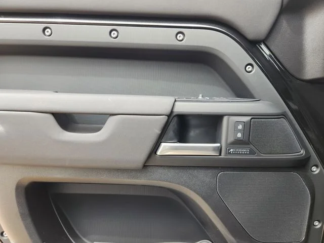 2026 Land Rover Defender 110 - Image 16