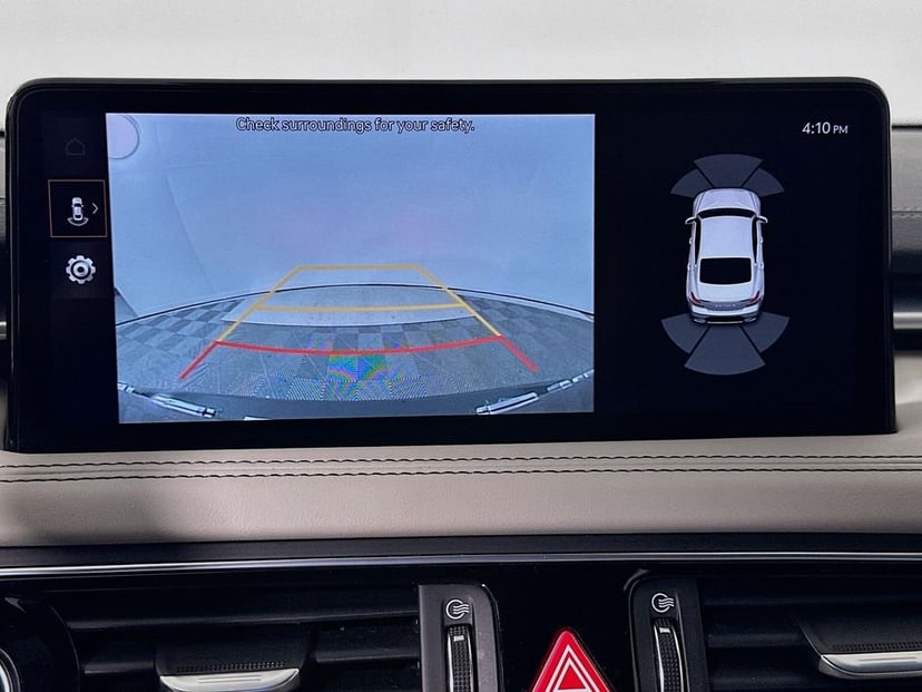 2023 Genesis G70 - Image 14