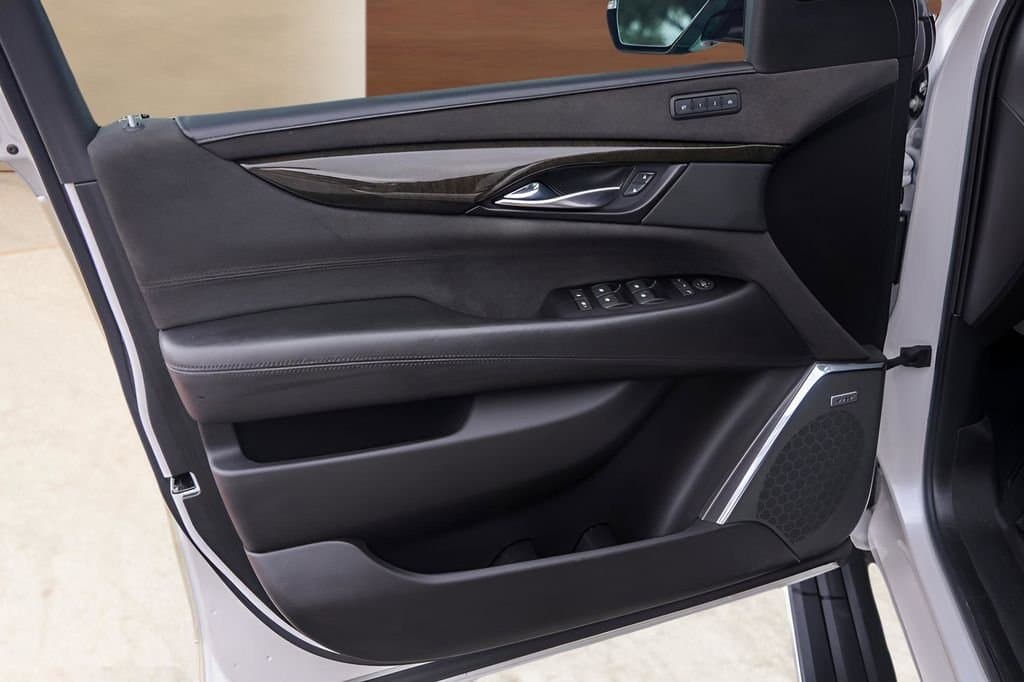 2020 Cadillac Escalade - Image 23