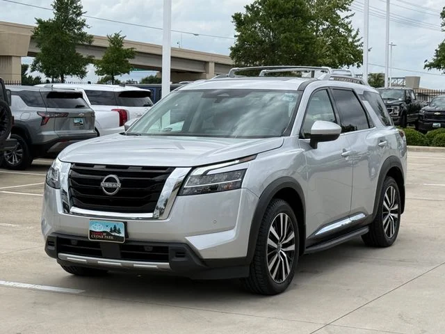 2023 Nissan Pathfinder - Image 8