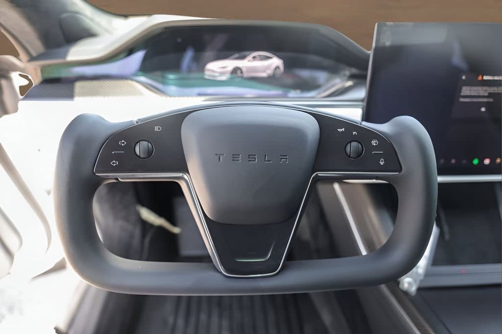 2022 Tesla Model S - Image 9