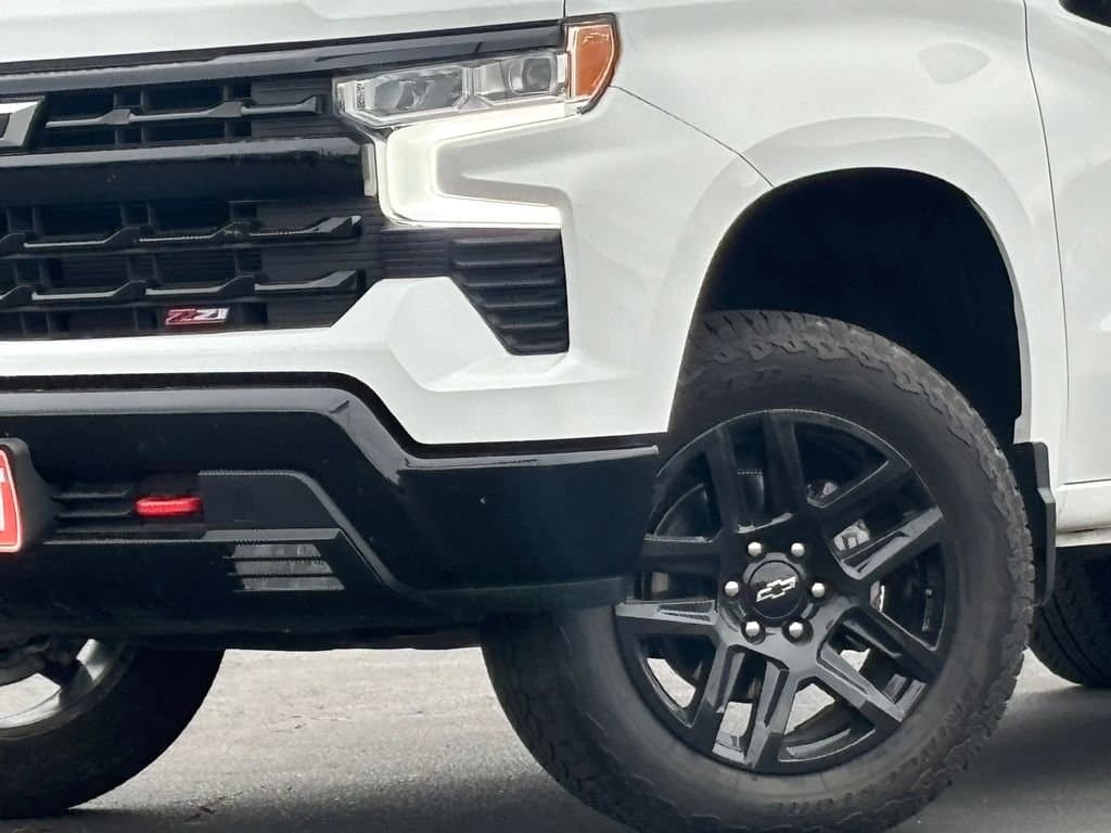 2025 Chevrolet Silverado 1500 - Image 2
