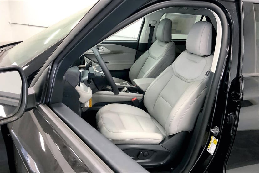 2026 Ford Explorer - Image 8