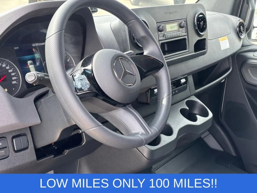 2025 Mercedes-Benz Sprinter 2500 - Image 7