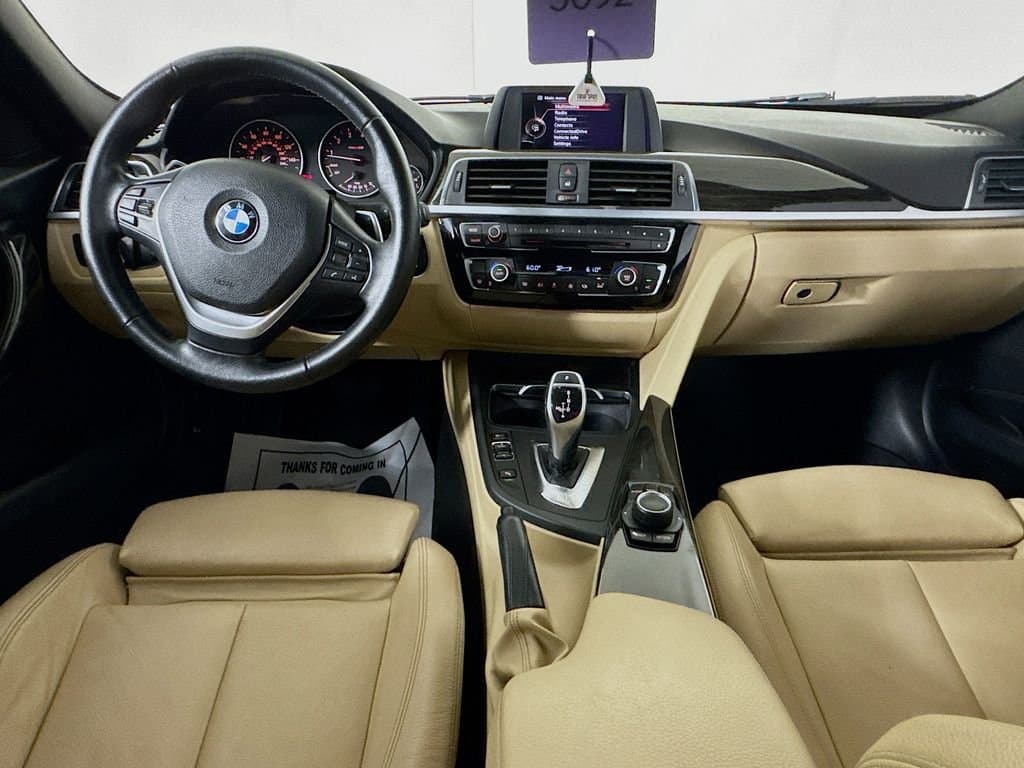 2017 BMW 3 - Image 27