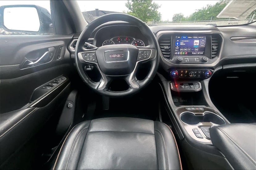 2023 GMC Acadia - Image 6