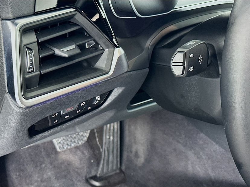 2022 BMW 4 Series - Image 10