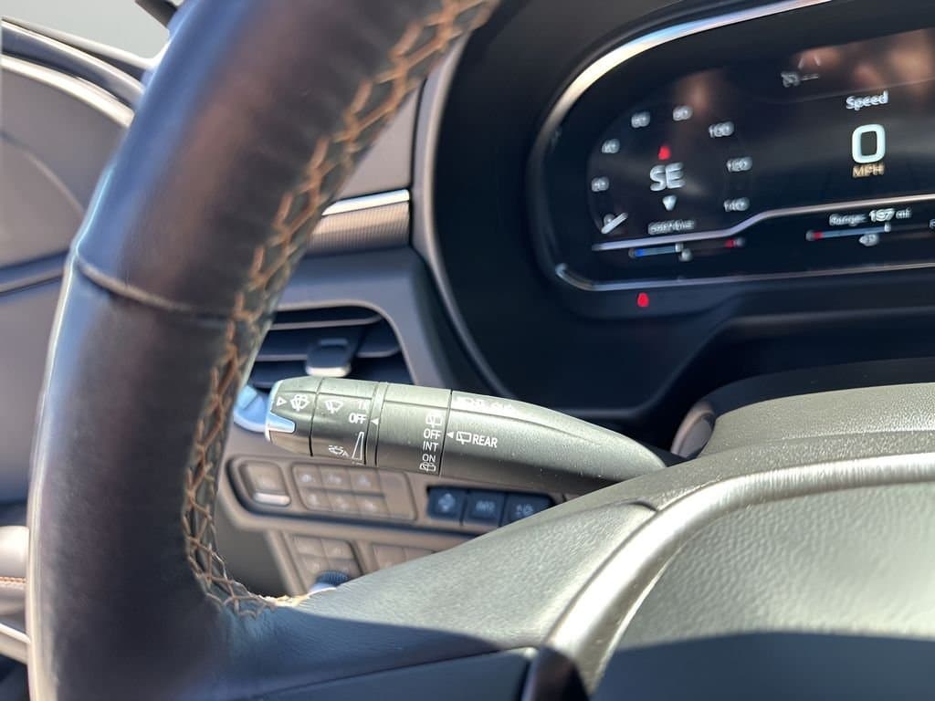 2023 GMC Yukon - Image 33