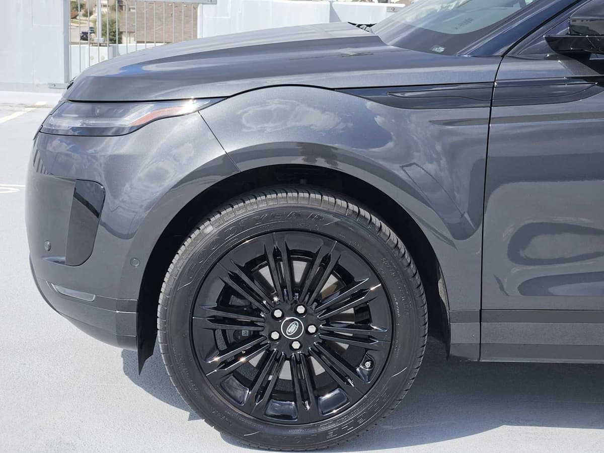 2026 Land Rover Range Rover Evoque - Image 9