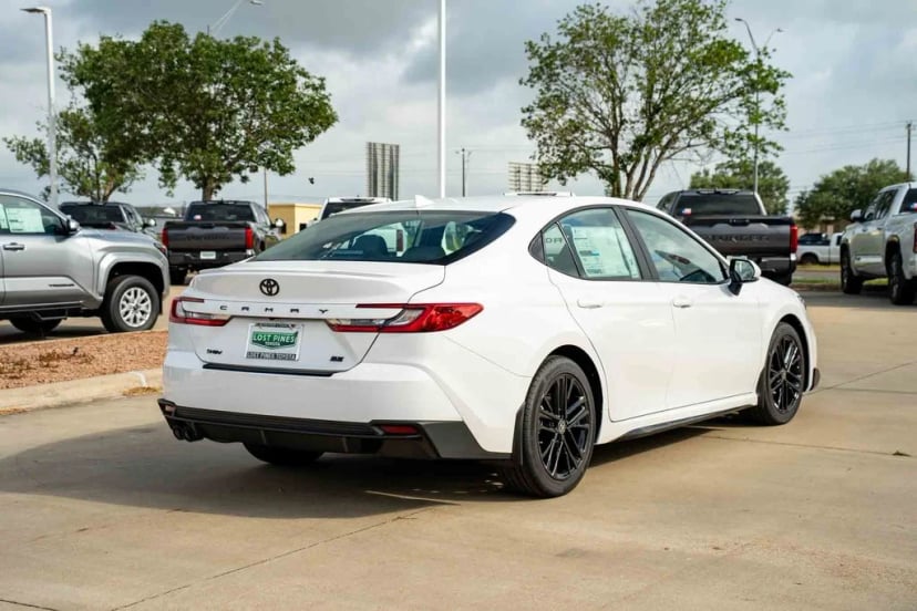 2026 Toyota Camry - Image 3