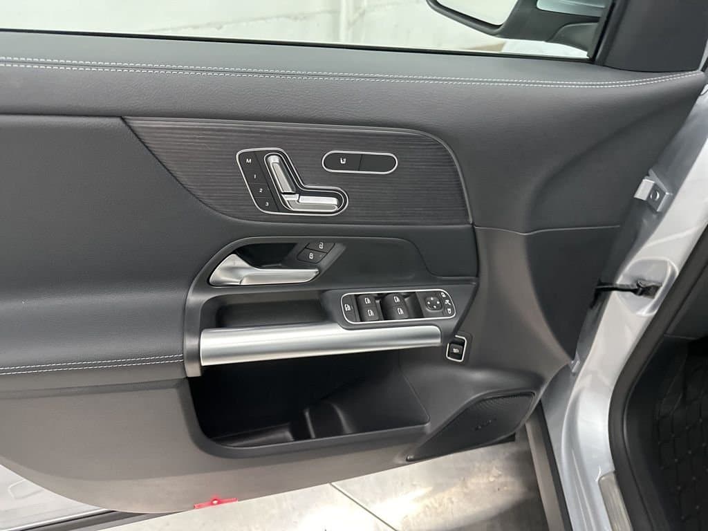 2026 MERCEDES-BENZ GLA - Image 12