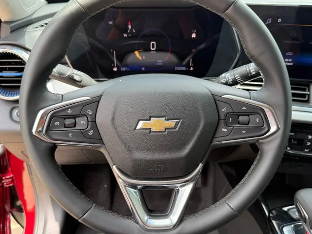 2025 Chevrolet Trax - Image 15