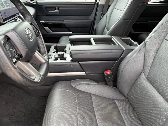 2022 Toyota Tundra - Image 13