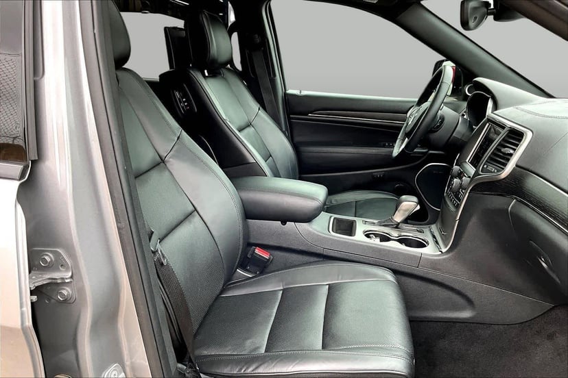 2018 Jeep Grand Cherokee - Image 9