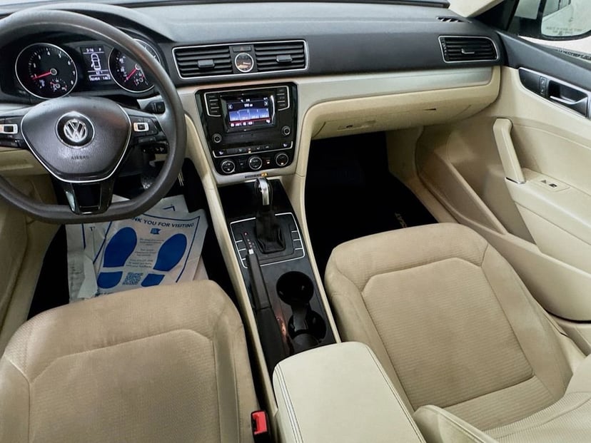 2017 Volkswagen Passat - Image 25