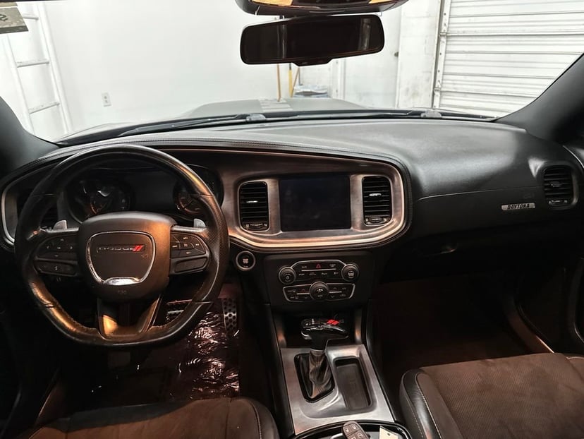 2020 Dodge Charger - Image 19