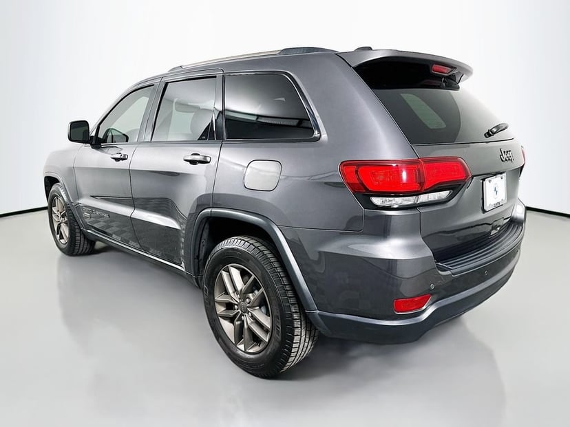2017 Jeep Grand Cherokee - Image 7