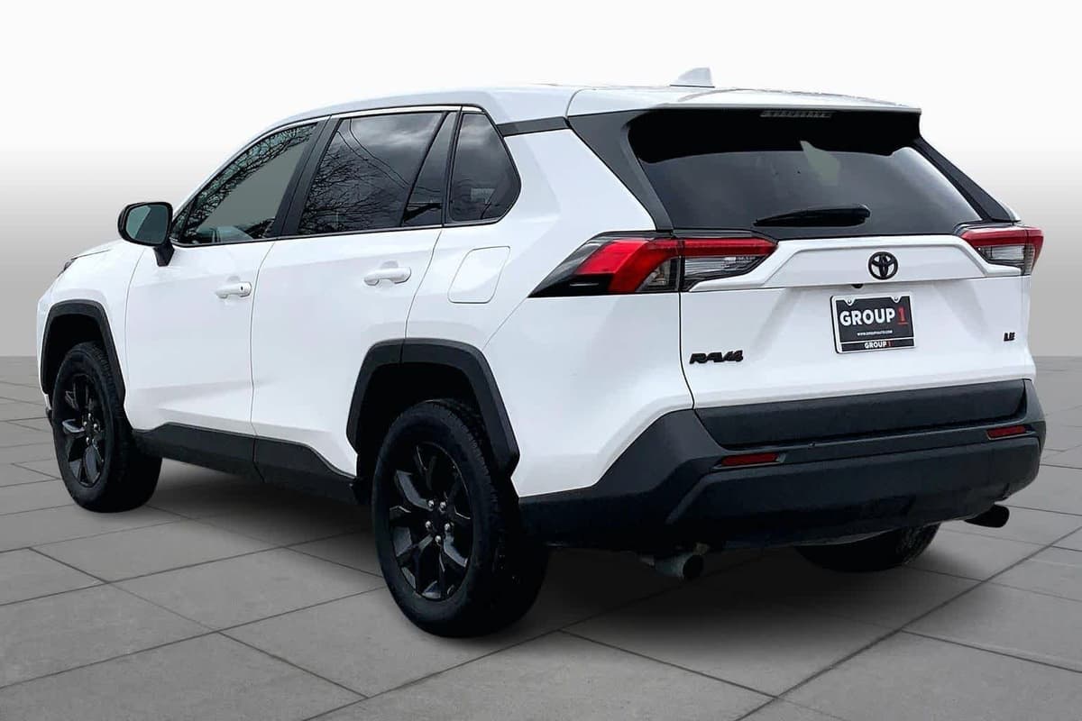 2023 Toyota RAV4 - Image 12