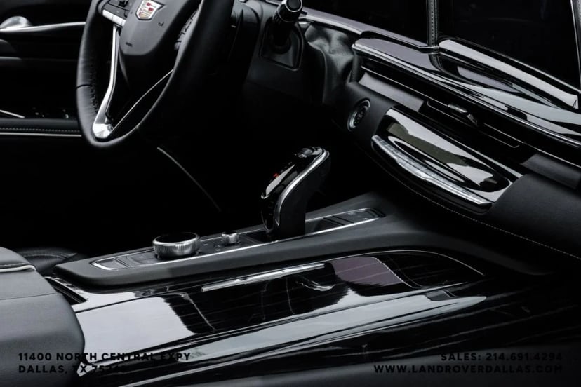 2023 Cadillac Escalade - Image 28