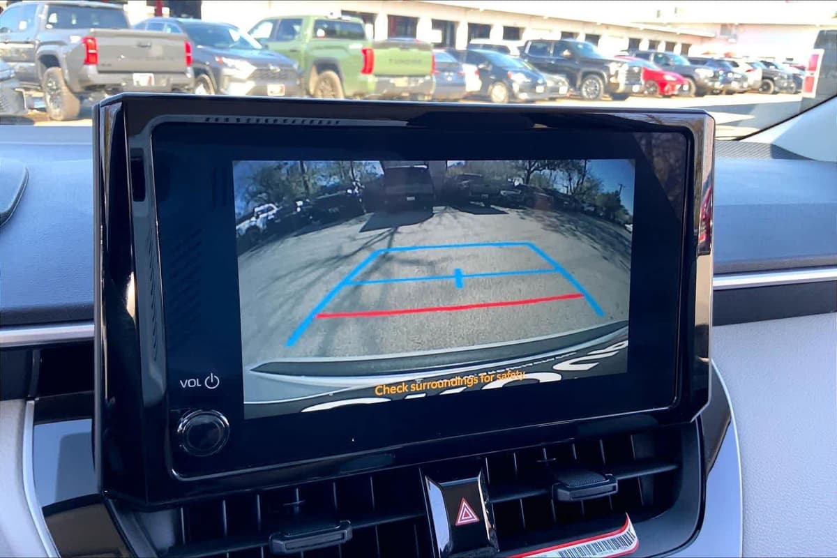 2025 Toyota Corolla - Image 25