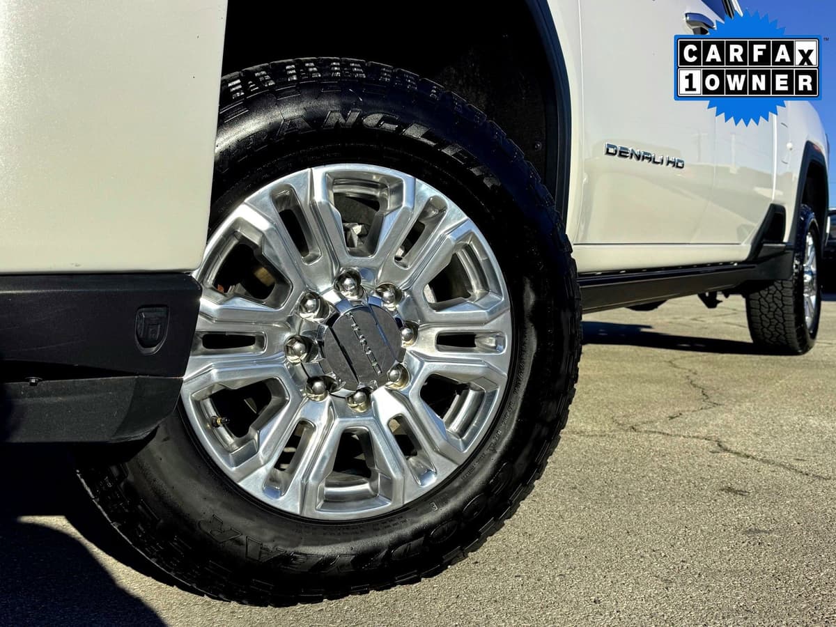 2022 GMC Sierra 2500HD - Image 2