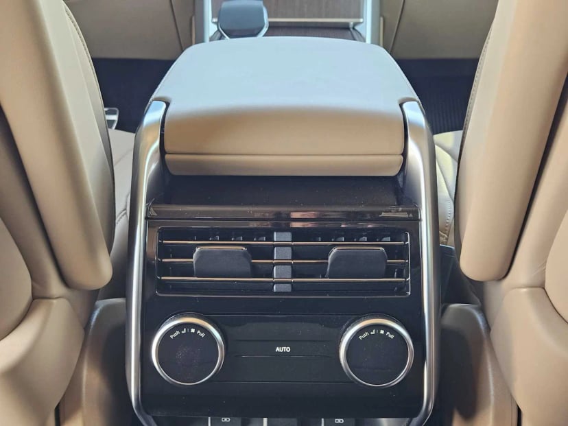 2026 LAND ROVER Range Rover - Image 24