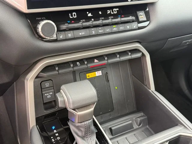 2023 Toyota Tundra - Image 17