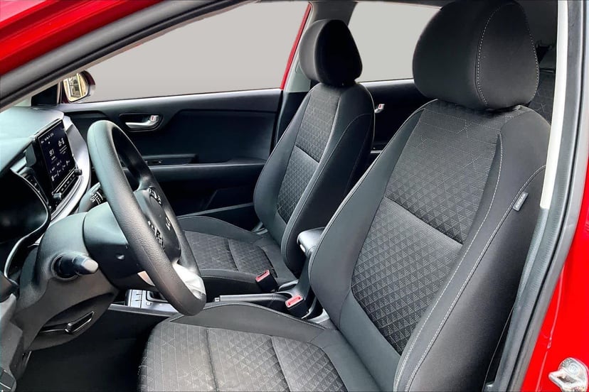 2023 Kia Rio 5-Door - Image 8