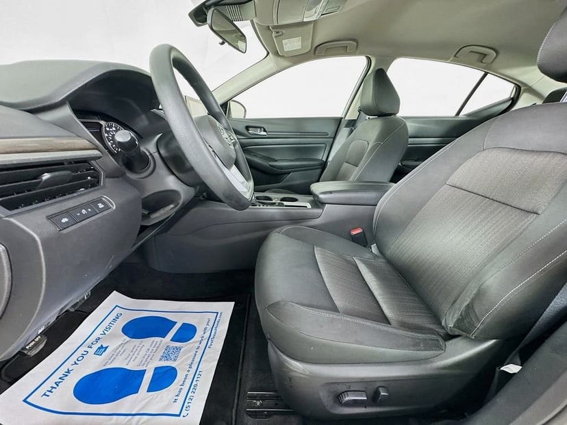 2025 Nissan Altima - Image 24