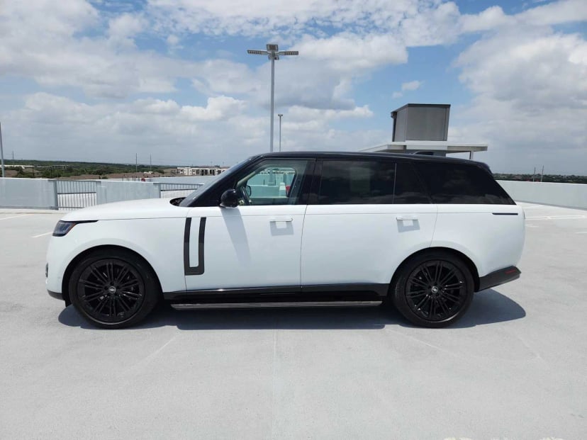 2023 Land Rover Range Rover - Image 4