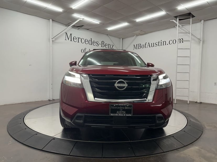 2024 Nissan Pathfinder - Image 2