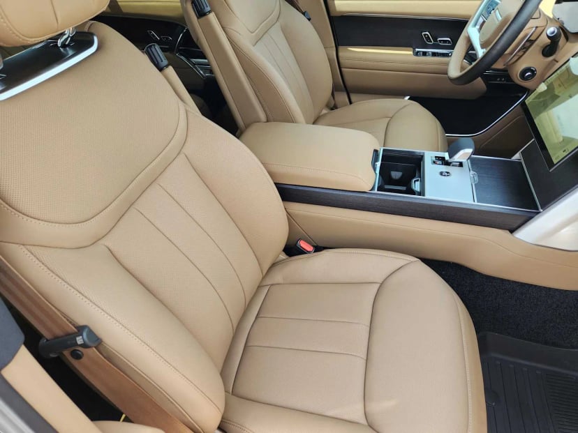 2026 LAND ROVER Range Rover - Image 13