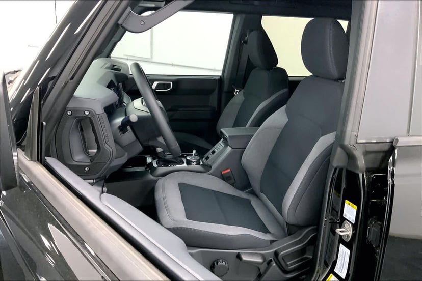 2026 Ford Bronco - Image 8