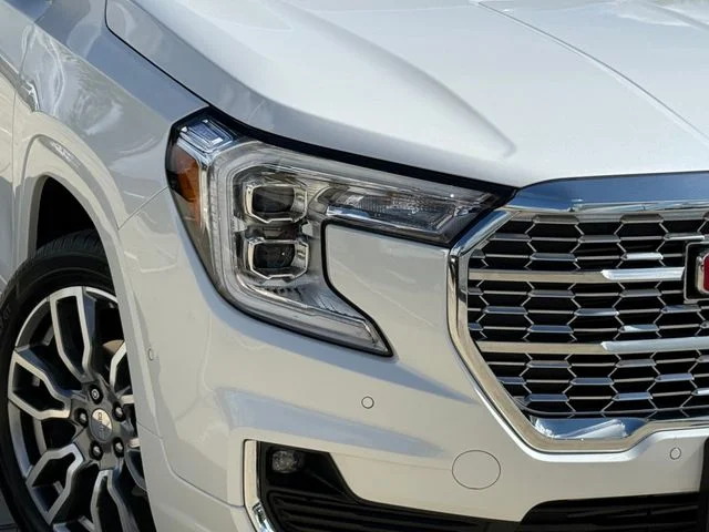 2024 GMC Terrain - Image 3