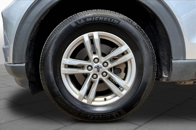 2022 Ford Explorer - Image 11