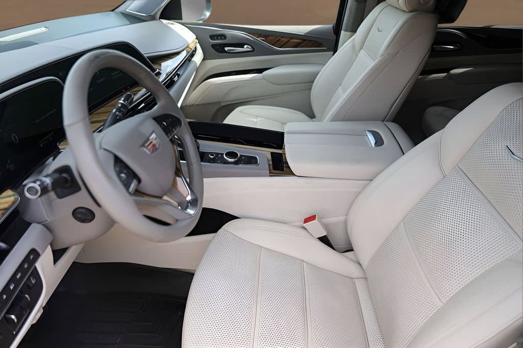 2021 Cadillac Escalade - Image 9