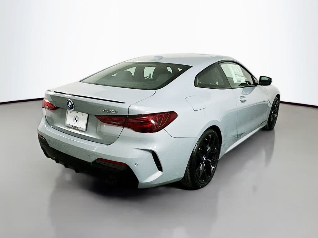 2025 BMW 4 Series - Image 5