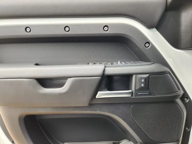 2026 Land Rover Defender 110 - Image 16