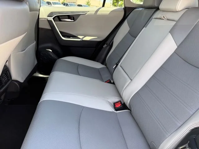 2023 Toyota RAV4 Hybrid - Image 23