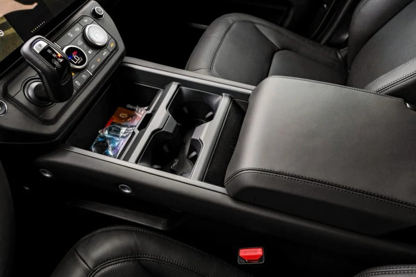 2026 Land Rover Defender 110 - Image 22