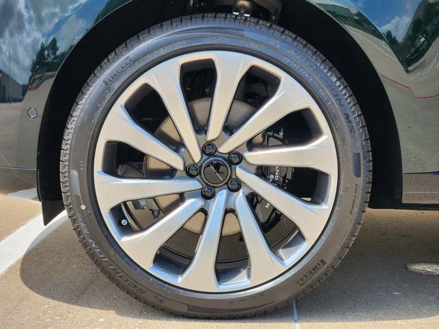 2026 Land Rover Range Rover - Image 9