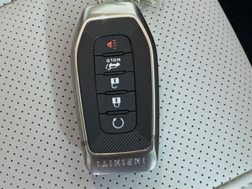 2027 INFINITI QX60 - Image 38
