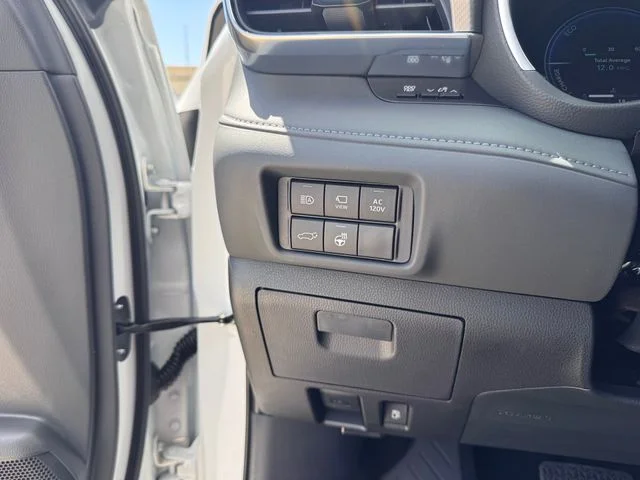 2026 Toyota Highlander Hybrid - Image 16
